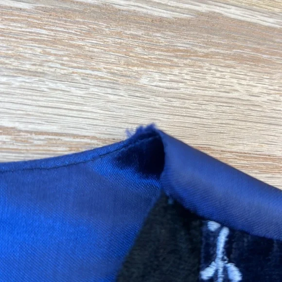 Vintage velvet embossed patchwork vest - Picture 10 of 16